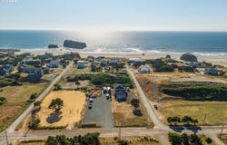 87142 VESTA LN, Bandon, OR 97411