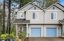 810 E 9TH St, Newberg, OR 97132