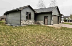 504 Cedar Dr, Harrisburg, SD 57032