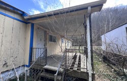 3881 Pond Creek Road, Pinsonfork, KY 41555
