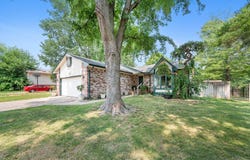 10820 W Shade Ln, Wichita, KS 67212