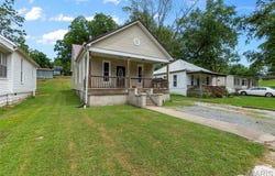 712 3rd E, Scott City, MO 63780