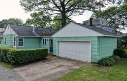 1016 Dover Avenue, Dover, OH 44622