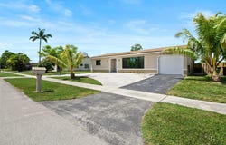 8930 NW 79th St, Tamarac, FL 33321