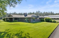 24415 N Crescent Rd, Chattaroy, WA 99003