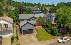 816 SW Chablis CT, Dundee, OR 97115