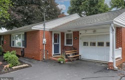 3 PFAUTZ AVENUE, LITITZ, PA 17543