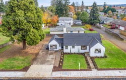 574 S Ivy St, Canby, OR 97013