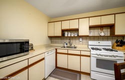 136 Woodmere Drive, Parlin, NJ 08859