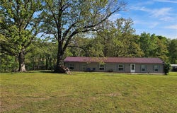 28 Prater Rd, Eldon, MO 65026