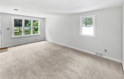 6043 17th Street N, Oakdale, MN 55128