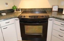 609 Bavaria Dr, Minot, ND 58703