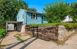 212 Highland Dr, Council Bluffs, IA 51503
