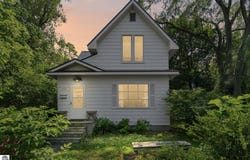 733 SIXTH STREET, TRAVERSE CITY, MI 49684