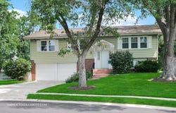 2s165 Huntington Court, Glen Ellyn, IL 60137