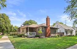 2022 76th St, Kenosha, WI 53143