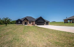 2432 Canyon Circle, Blanchard, OK 73010