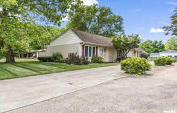 3217 CLARENDON Drive, Springfield, IL 62704