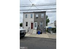 809 S 6TH STREET, CAMDEN, NJ 08102