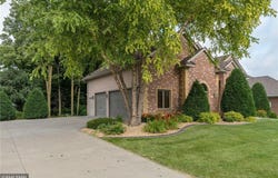 204 Woodhill Court, Mankato, MN 56001