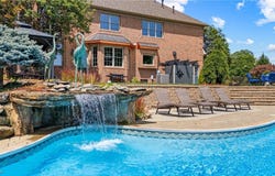 1718 Cedar Street, Louisville, OH 44641