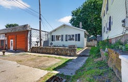 157 Maplewood Ave, Gloucester, MA 01930