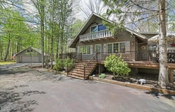 113 Timber Ridge Circle, Greentown, PA 18426