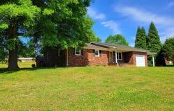 201 E Iron Mountain Dr, Hartford, KY 42347