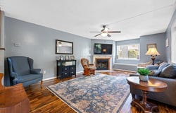 2 Loyalist Dr, Uxbridge, MA 01569
