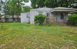 715 W Kaufman Street, Paris, TX 75460
