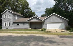 600 EDWARD Street, Henry, IL 61537
