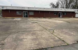 2700 W Pullen Ave, Pine Bluff, AR 71602
