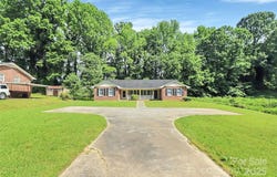 306 Oak Street unit: 18, York, SC 29745
