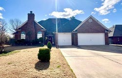 3301 Jeannie Lane, Muskogee, OK 74403