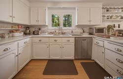 32 Fox Den Road, Avon, CT 06001