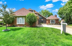 676 La Placita Street, Greenwood, IN 46143