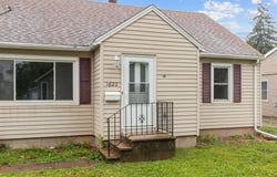 1822 JEFFERSON Street, OSHKOSH, WI 54901