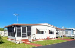 751 10th St E, Palmetto, FL 34221