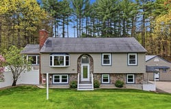 26 Mayflower Drive, Litchfield, NH 03052