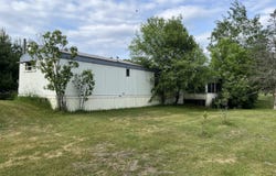 6121 N Pine Avenue, White Cloud, MI 49349