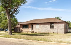 601 Oak Ave, Panhandle, TX 79068