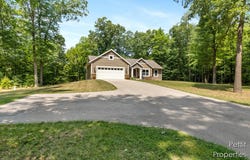 2577 Chapel Court, Dorr, MI 49323