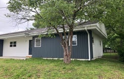 509 E Freeman Street, Bolivar, MO 65613