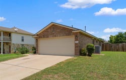 1004 Whitley Dr, Leander, TX 78641
