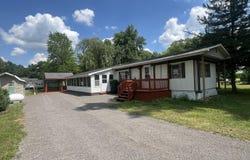 6915 Rowley Drive, Osseo, MI 49266