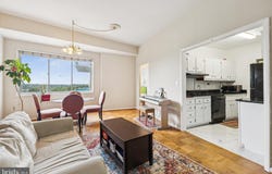 10500 ROCKVILLE PIKE, ROCKVILLE, MD 20852