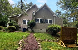 1701 Johns Road, Effort, PA 18330