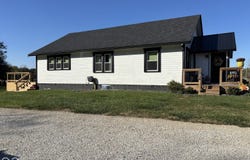 5565 N 625 E, Mooreland, IN 47360