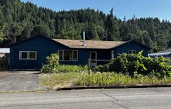 47753 W 2ND ST, Oakridge, OR 97463