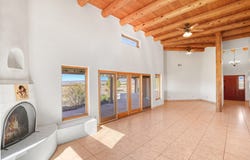 24 Hunter Drive, Medanales, NM 87548